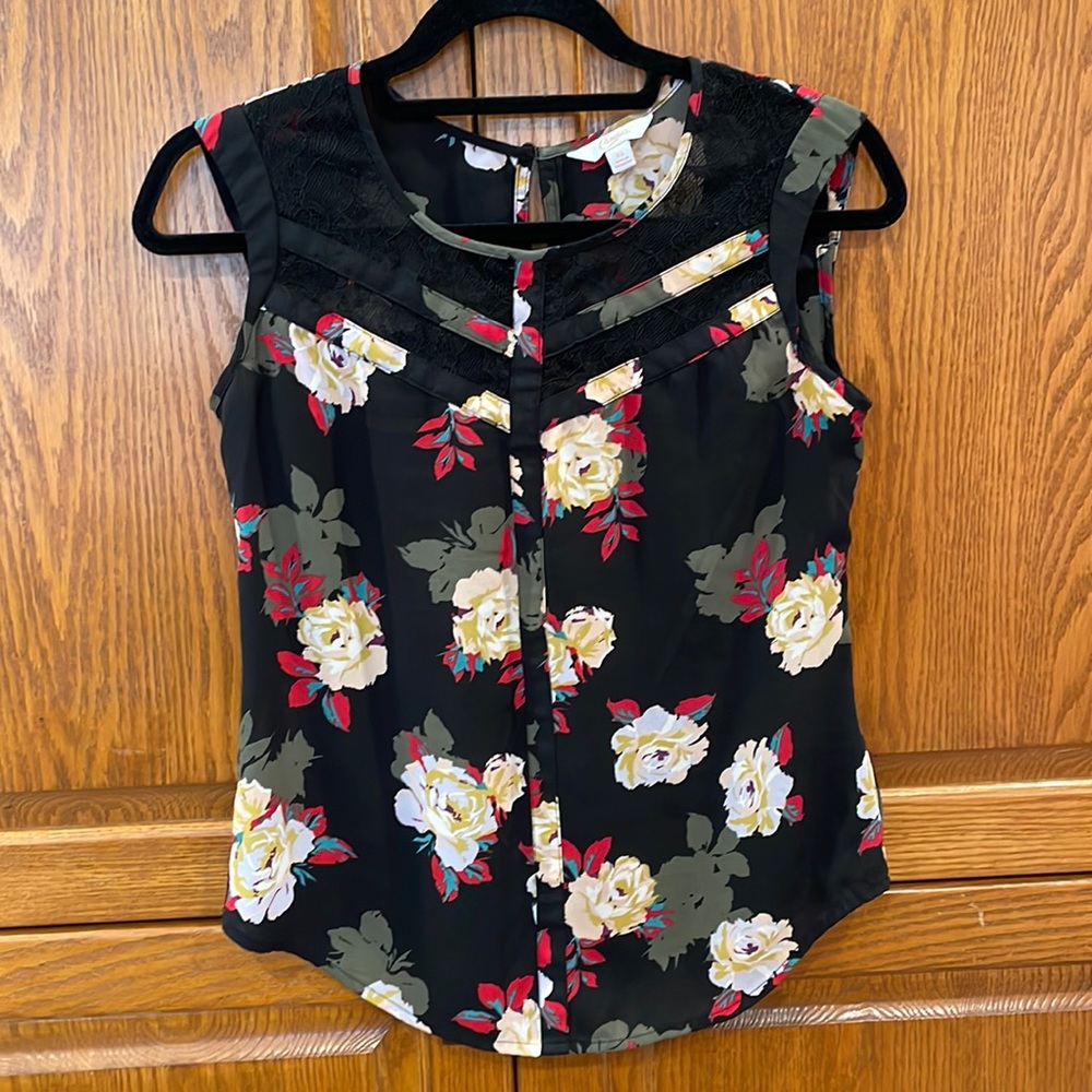 Candie’s size XS cap sleeve